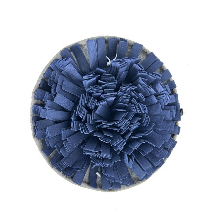 Snuffle mat fleece folds detail